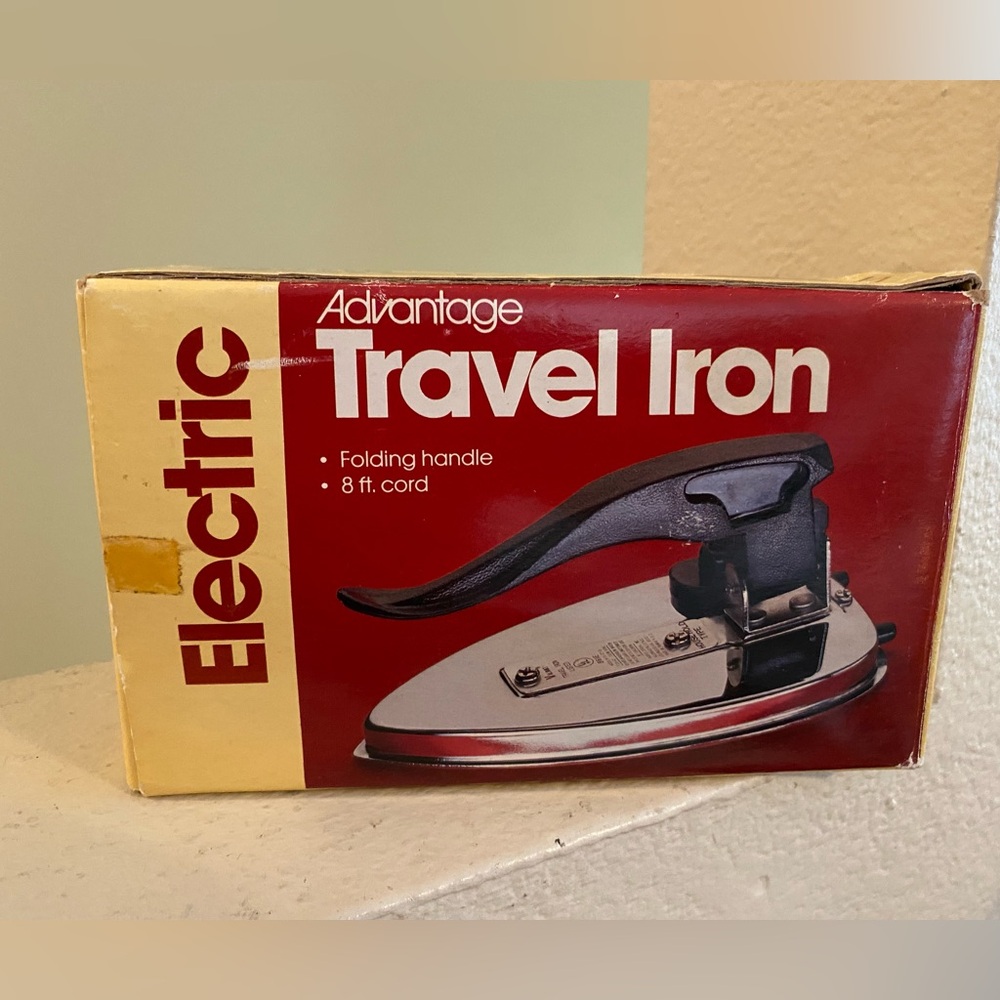 Electric Advantage Travel Iron - 8Ft Cord. Folding Handle. Vintage. NWT.